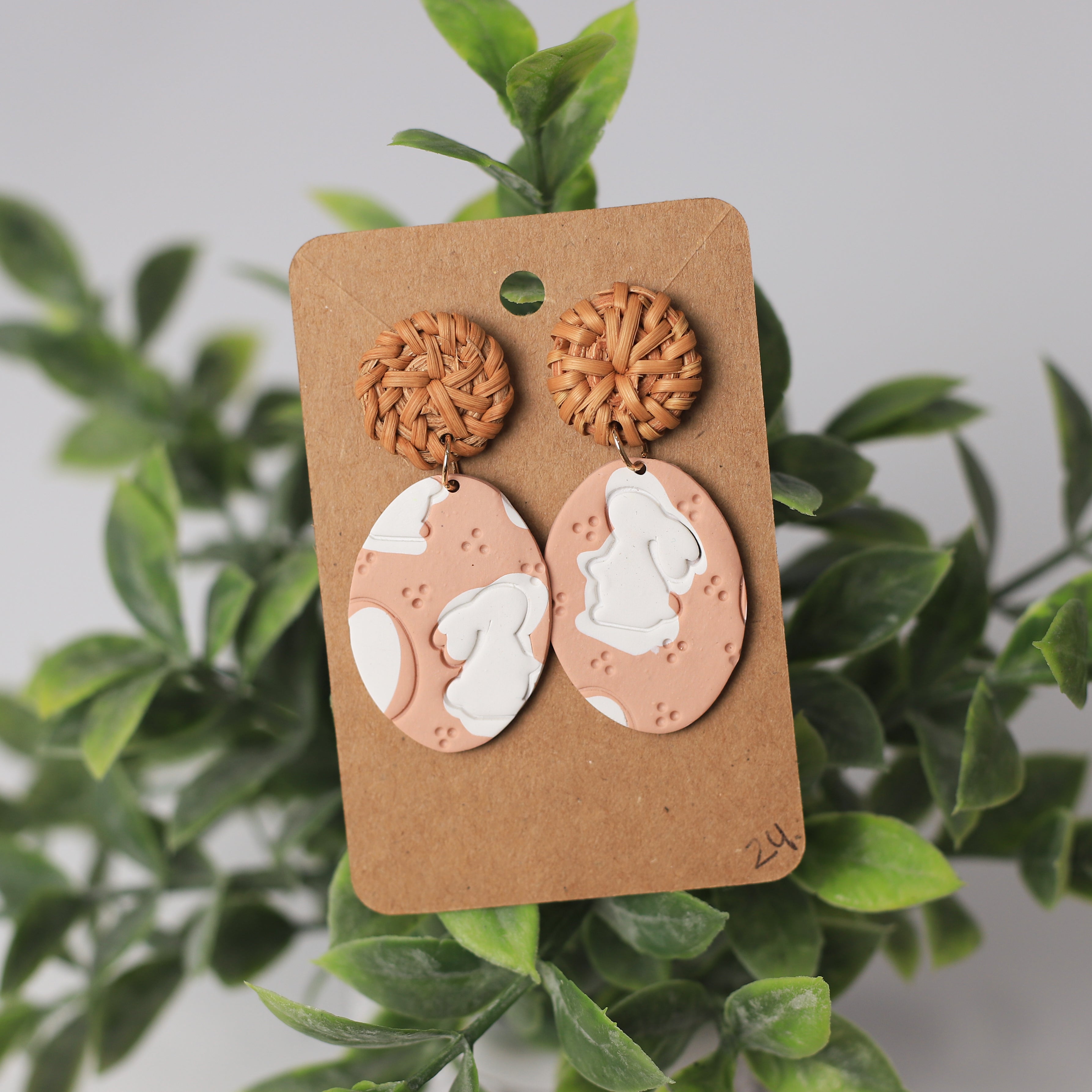 Bunnies & Cream on Oval